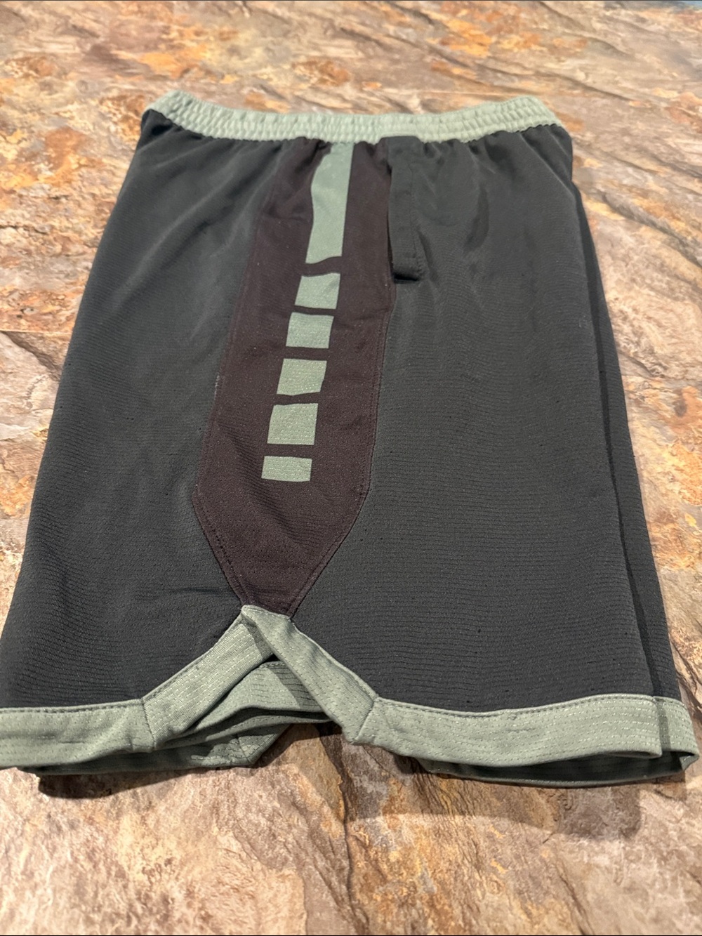 Nike youth boys size large Black and Sage Performance Athletic Shorts - Picture 13 of 15